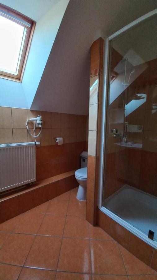 Nefelejcs Fagyizó és Apartmanház Kistolmacs Exterior foto